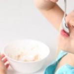 С какого возраста можно ребенку манную кашу: как приготовить и бывает ли аллергия Почему детям нельзя манку